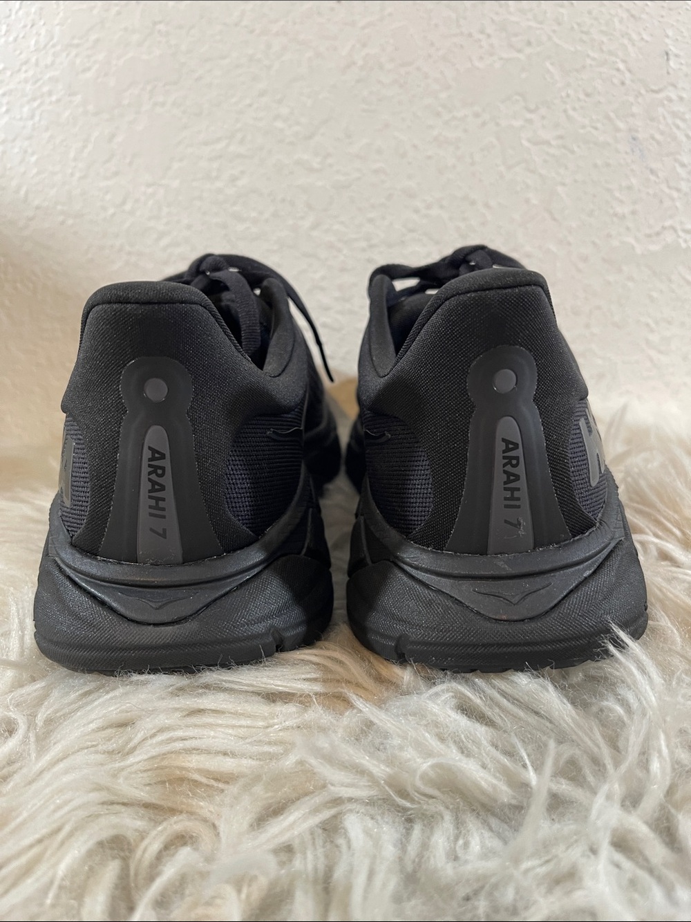 HOKA ONE ONE Arahi 7 'Triple Black' Size 8 Performance Sneakers NEW - Picture 6 of 14